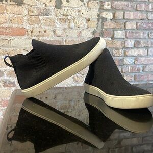 Rothy’s Chelsea bootie sneaker (black)